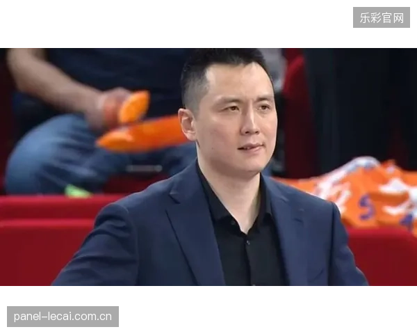 主教练卢伟成功整合球队阵容，其临场指挥与战术设计帮助上海队登顶.